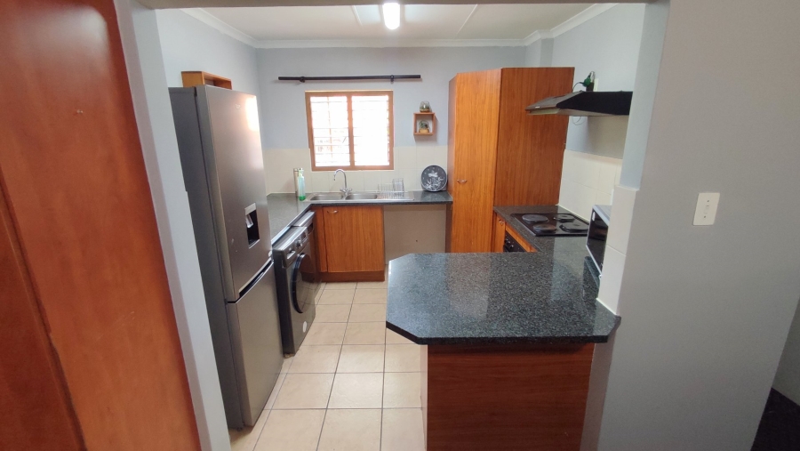 2 Bedroom Property for Sale in Rooihuiskraal North Gauteng