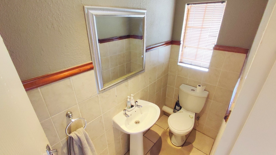 2 Bedroom Property for Sale in Annlin Gauteng