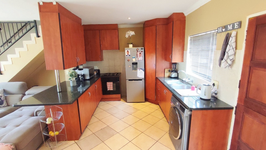 2 Bedroom Property for Sale in Annlin Gauteng