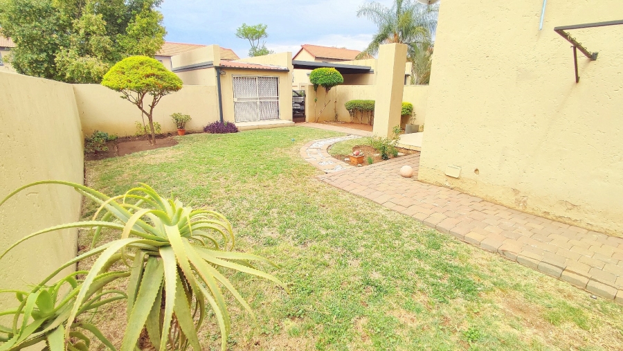 2 Bedroom Property for Sale in Annlin Gauteng