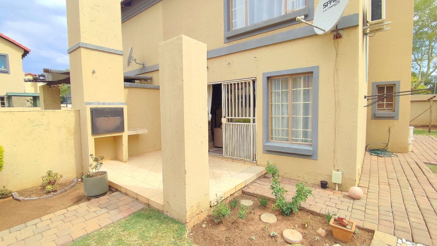 2 Bedroom Property for Sale in Annlin Gauteng