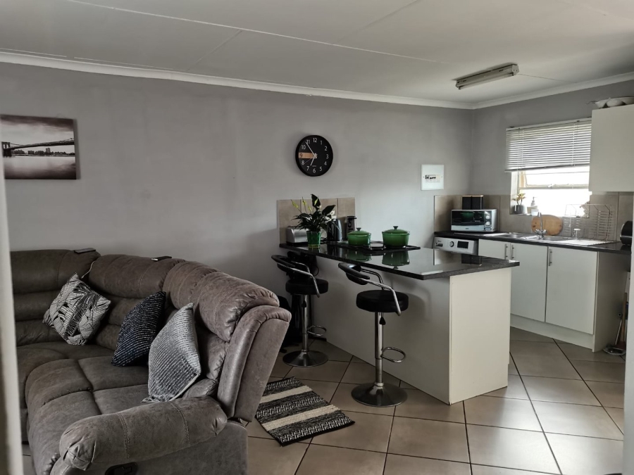 2 Bedroom Property for Sale in Albertsdal Gauteng