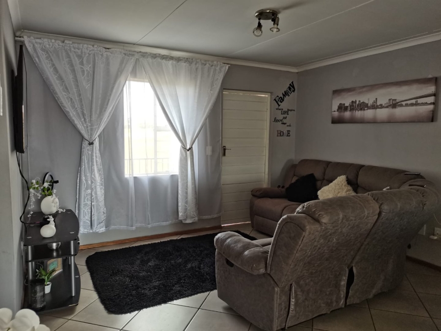 2 Bedroom Property for Sale in Albertsdal Gauteng