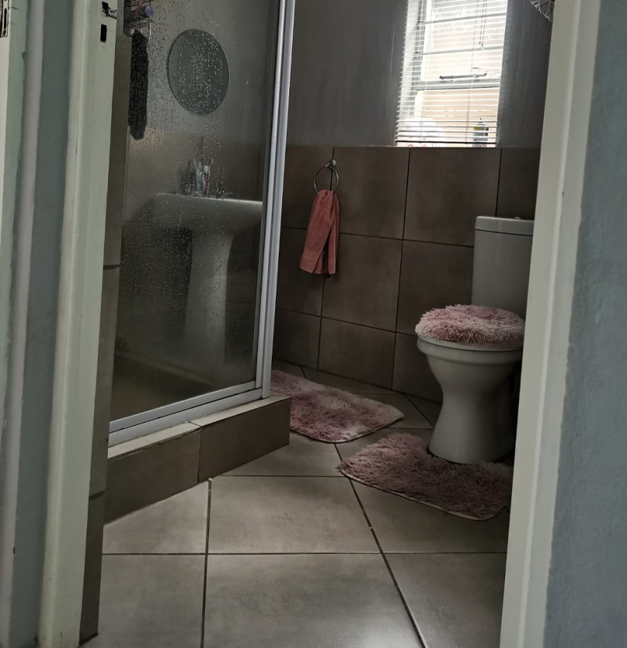 2 Bedroom Property for Sale in Albertsdal Gauteng