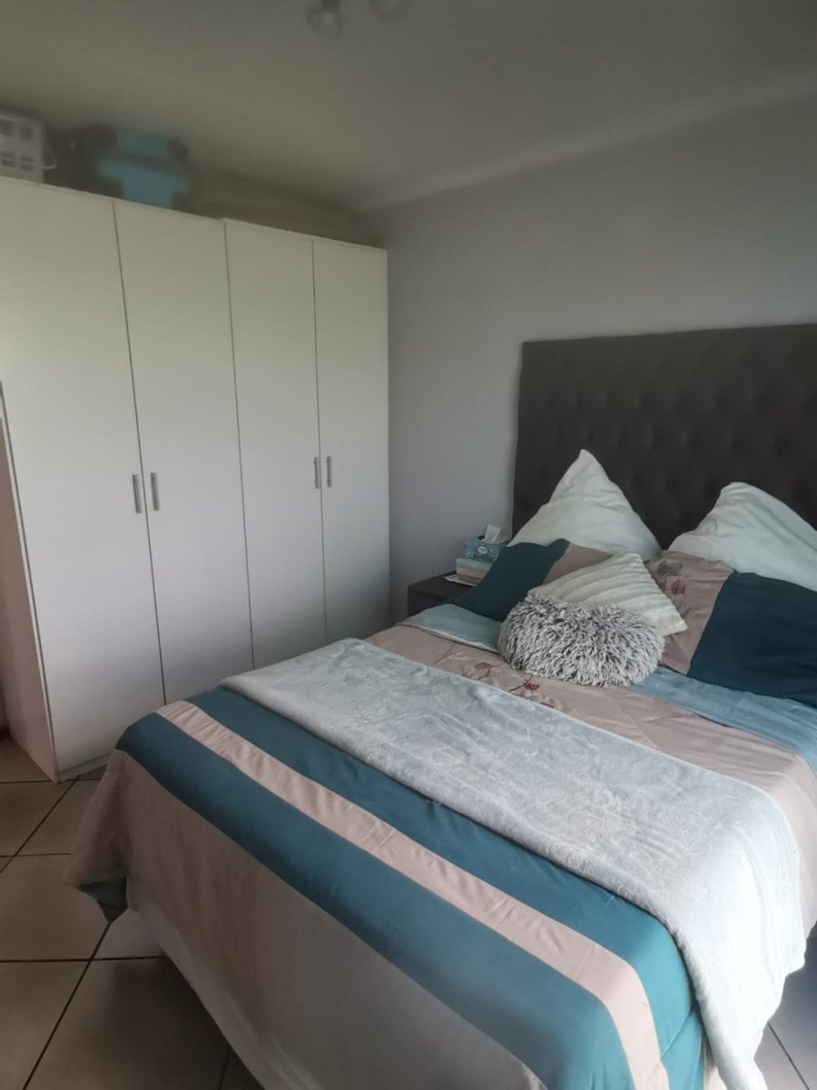 2 Bedroom Property for Sale in Albertsdal Gauteng