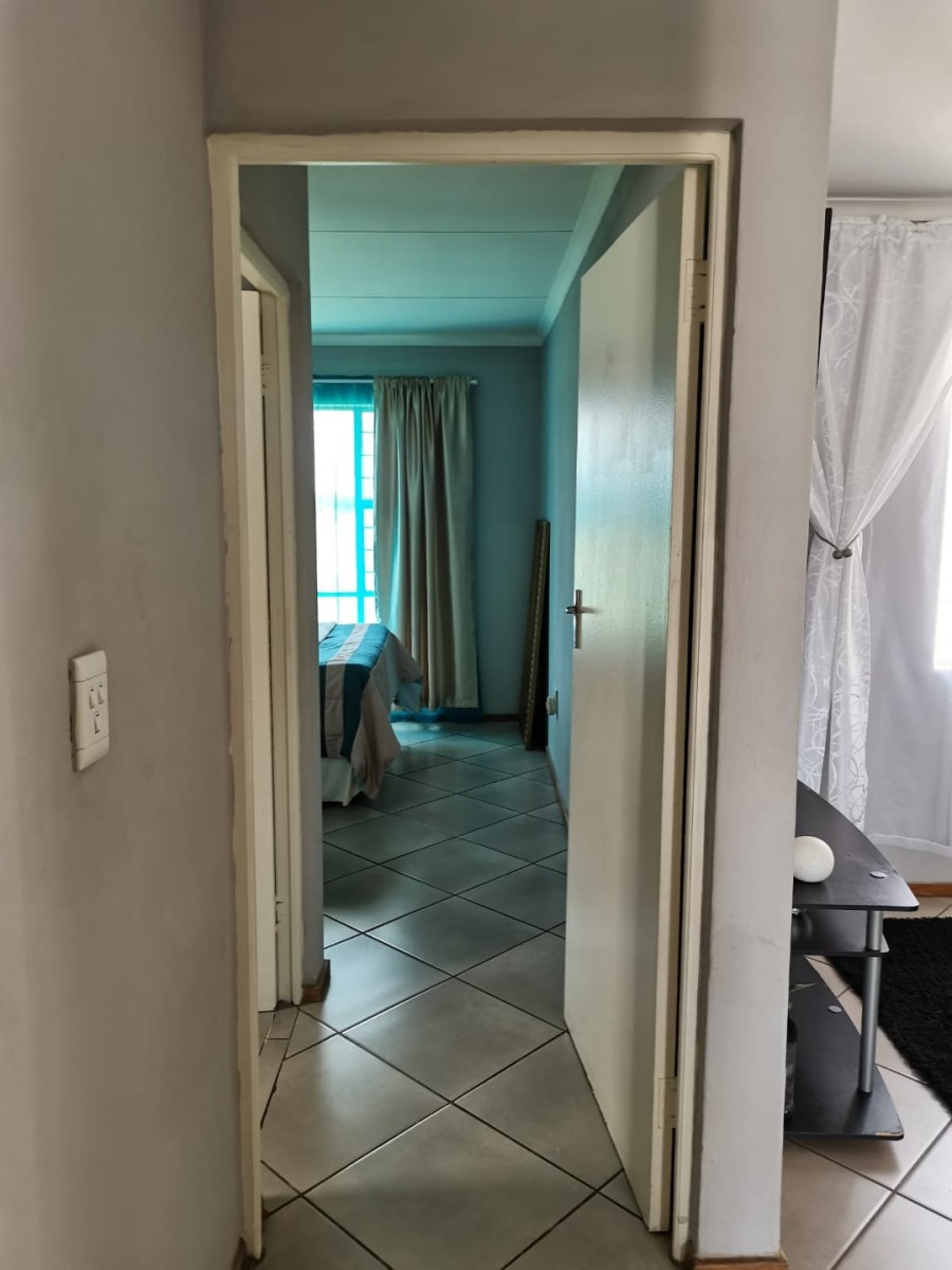 2 Bedroom Property for Sale in Albertsdal Gauteng