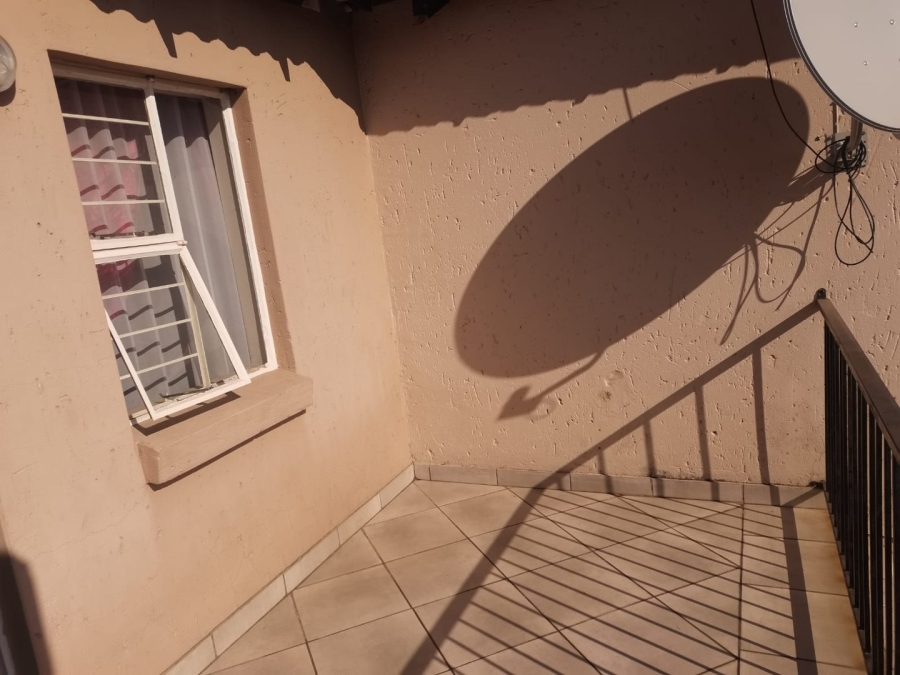 2 Bedroom Property for Sale in Albertsdal Gauteng