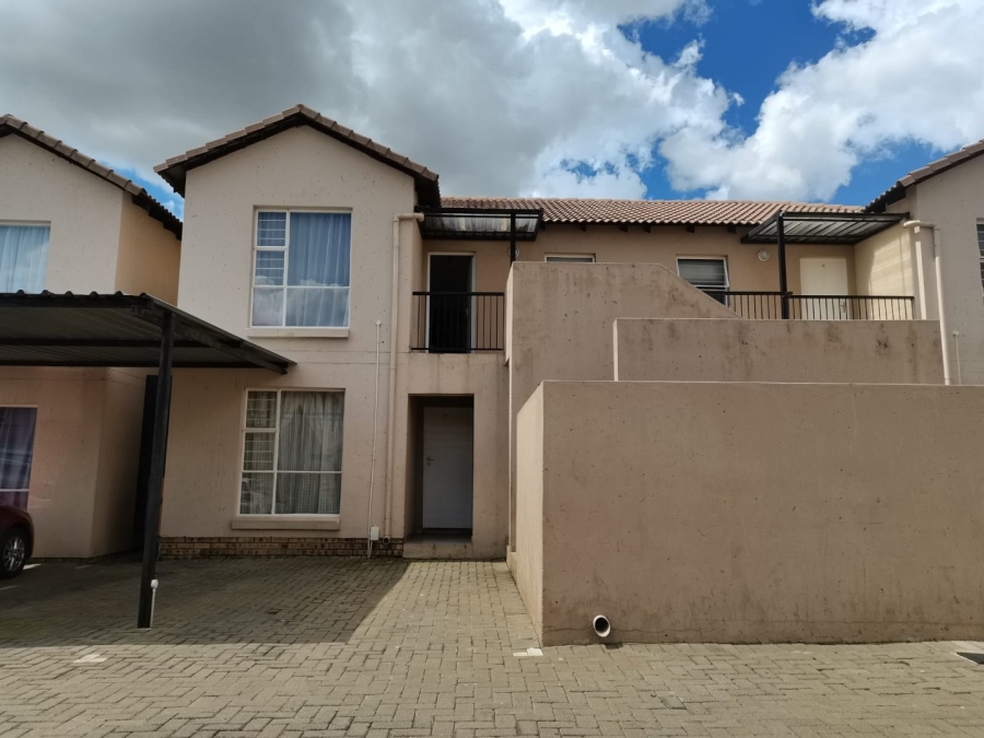 2 Bedroom Property for Sale in Albertsdal Gauteng