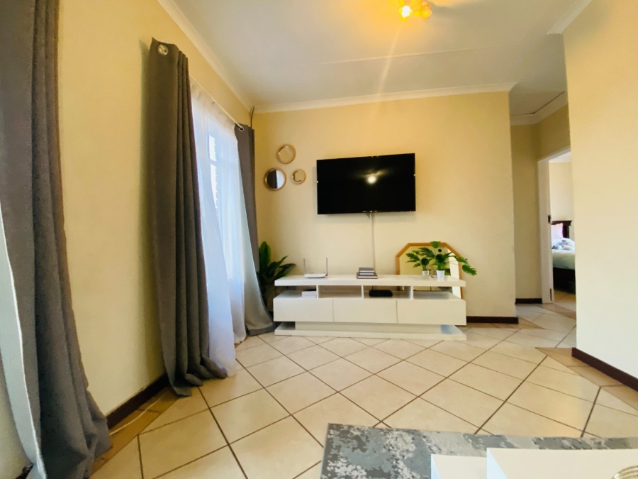 2 Bedroom Property for Sale in Monavoni Gauteng