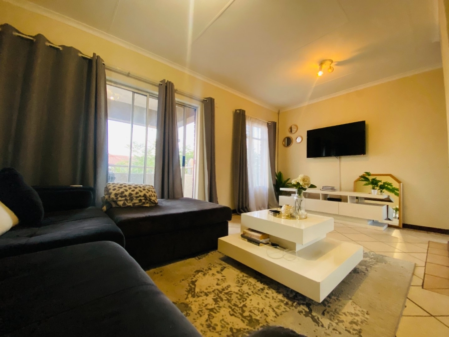 2 Bedroom Property for Sale in Monavoni Gauteng