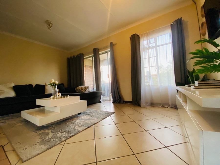 2 Bedroom Property for Sale in Monavoni Gauteng