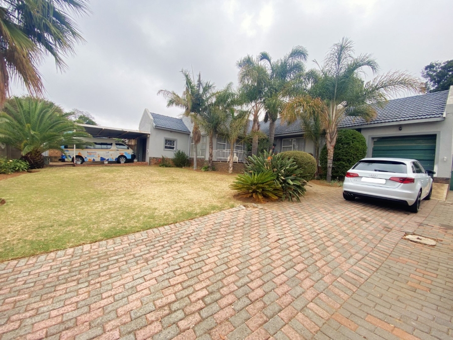 3 Bedroom Property for Sale in Breaunanda Gauteng