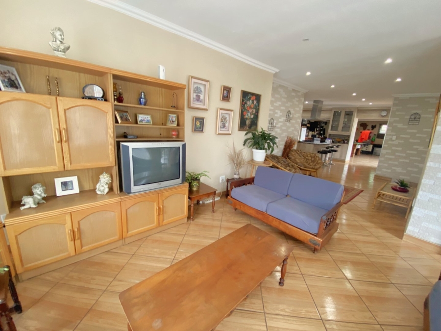 3 Bedroom Property for Sale in Breaunanda Gauteng