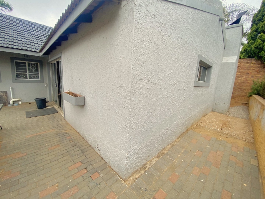 3 Bedroom Property for Sale in Breaunanda Gauteng