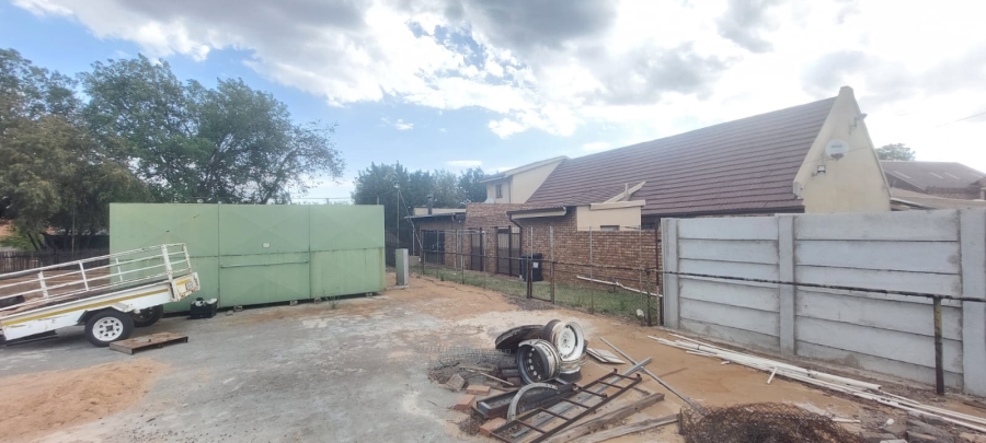  Bedroom Property for Sale in Rispark Gauteng