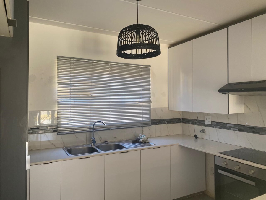 2 Bedroom Property for Sale in Noordwyk Gauteng