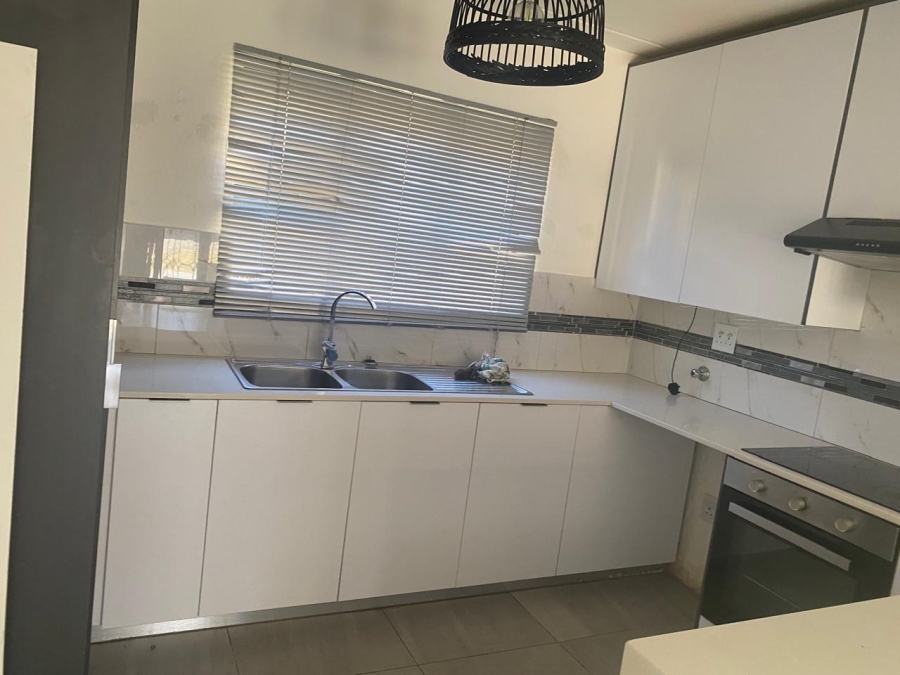 2 Bedroom Property for Sale in Noordwyk Gauteng