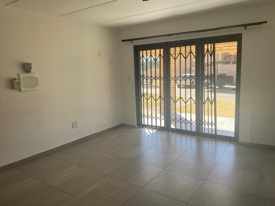 2 Bedroom Property for Sale in Noordwyk Gauteng