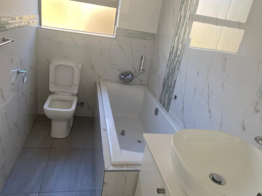 2 Bedroom Property for Sale in Noordwyk Gauteng