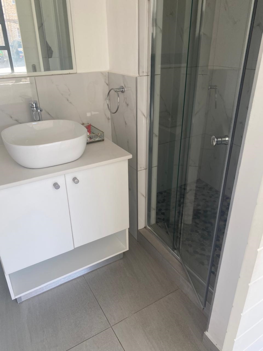 2 Bedroom Property for Sale in Noordwyk Gauteng