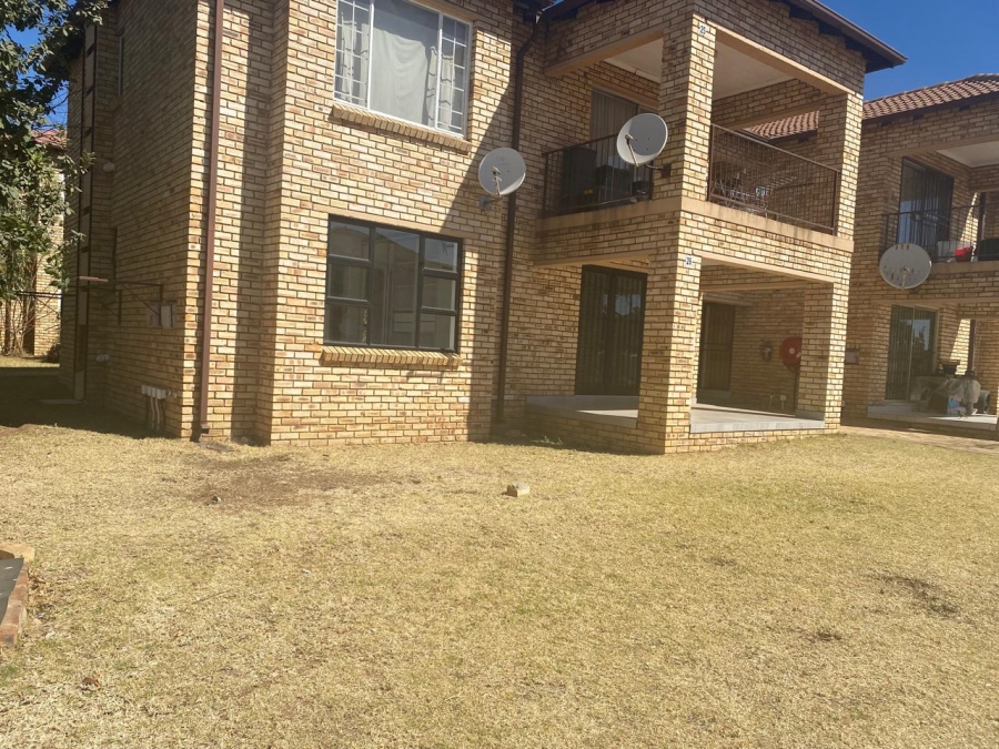 2 Bedroom Property for Sale in Noordwyk Gauteng