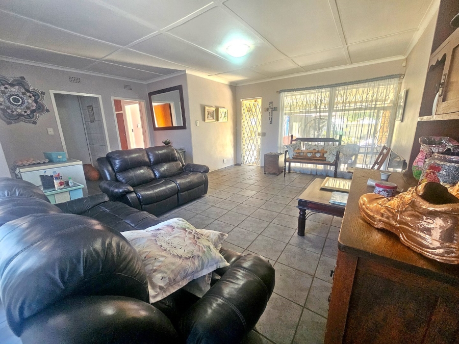 3 Bedroom Property for Sale in Bonaero Park Gauteng