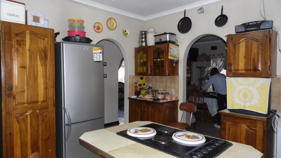 4 Bedroom Property for Sale in Rooihuiskraal Gauteng