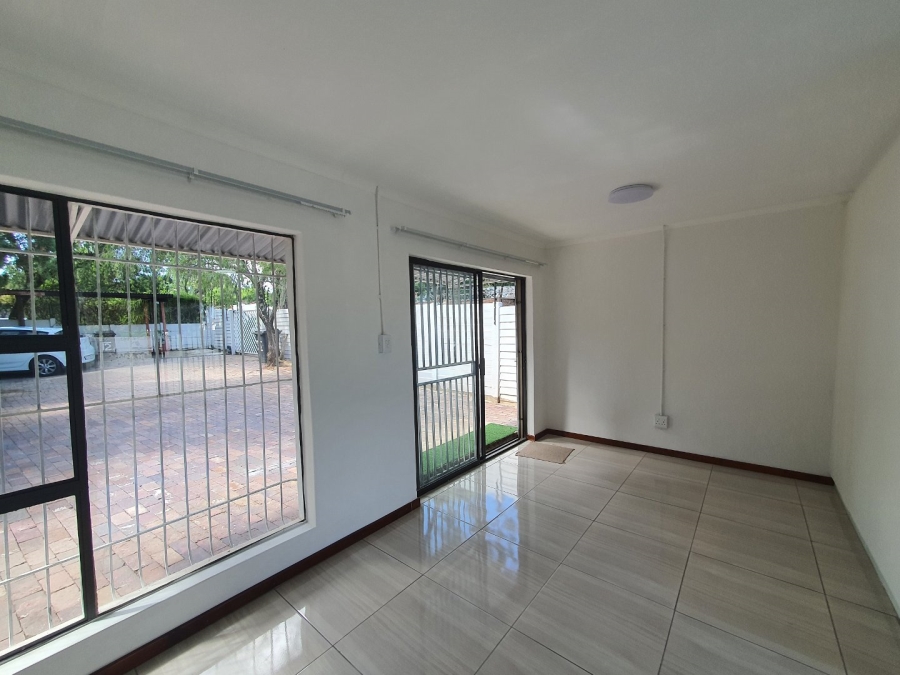 To Let  Bedroom Property for Rent in Bloubosrand Gauteng