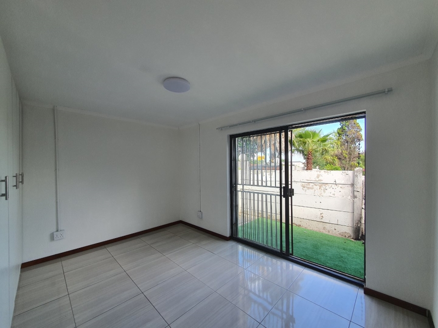 To Let  Bedroom Property for Rent in Bloubosrand Gauteng