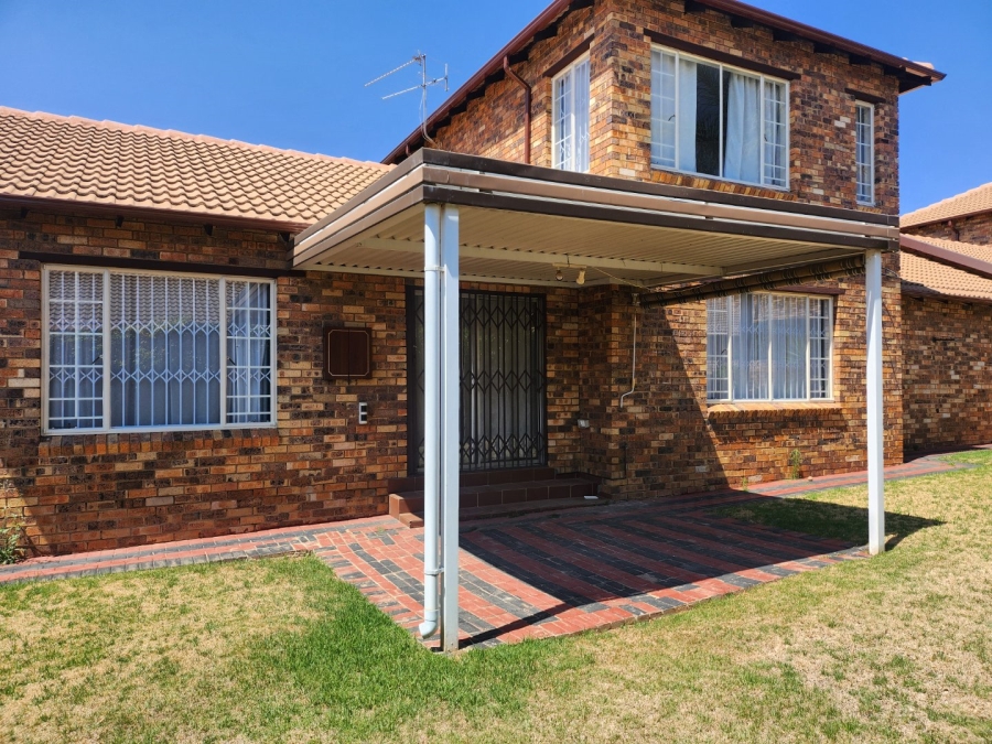 3 Bedroom Property for Sale in Sundowner Gauteng