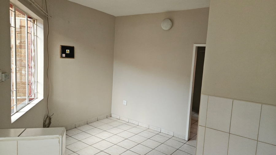 To Let 1 Bedroom Property for Rent in Witfield Gauteng