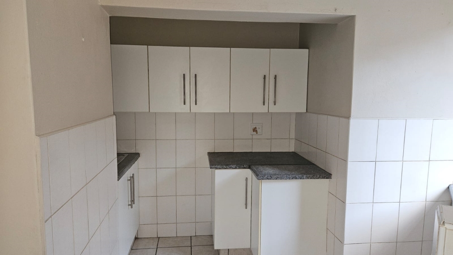 To Let 1 Bedroom Property for Rent in Witfield Gauteng