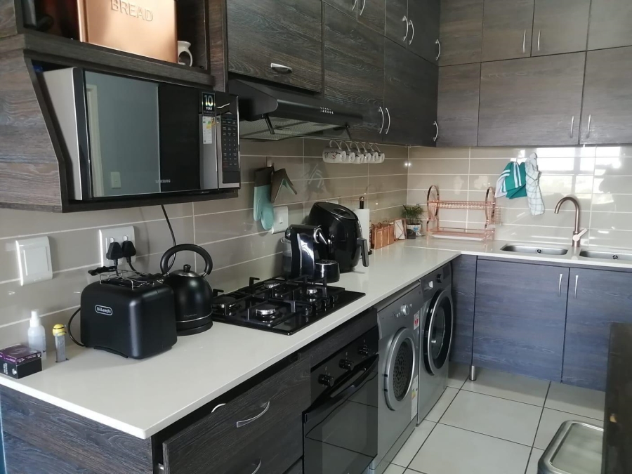 To Let 1 Bedroom Property for Rent in Oakdene Gauteng