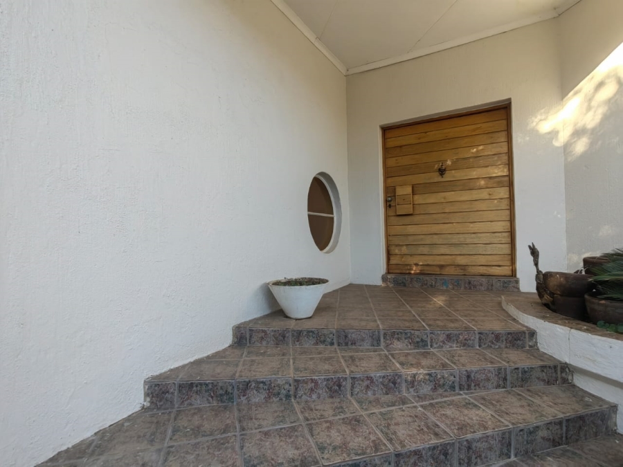 4 Bedroom Property for Sale in Overkruin Gauteng