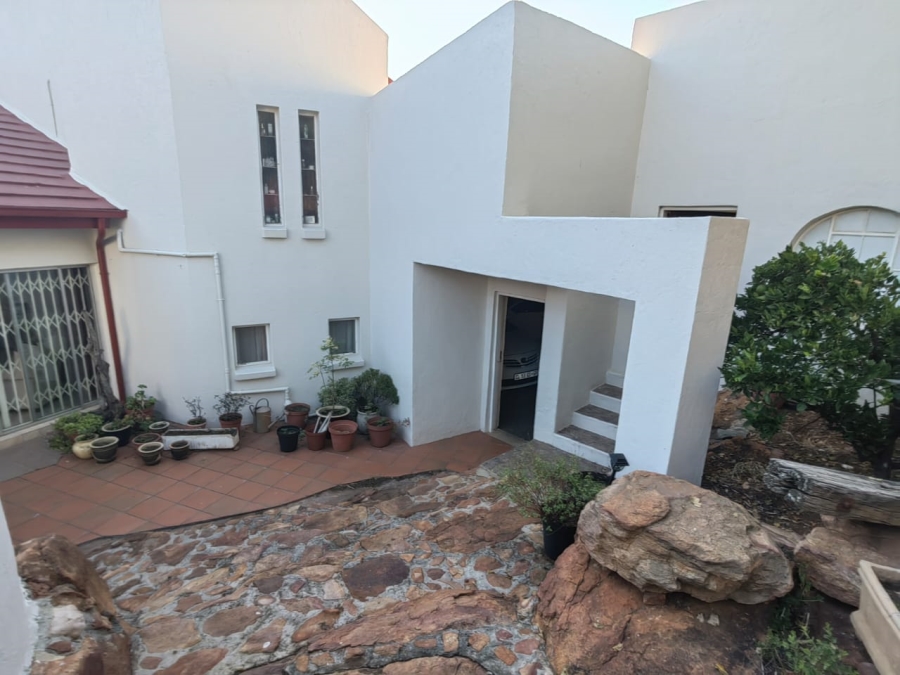 4 Bedroom Property for Sale in Overkruin Gauteng