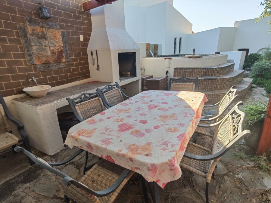 4 Bedroom Property for Sale in Overkruin Gauteng