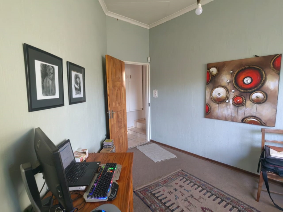 4 Bedroom Property for Sale in Overkruin Gauteng