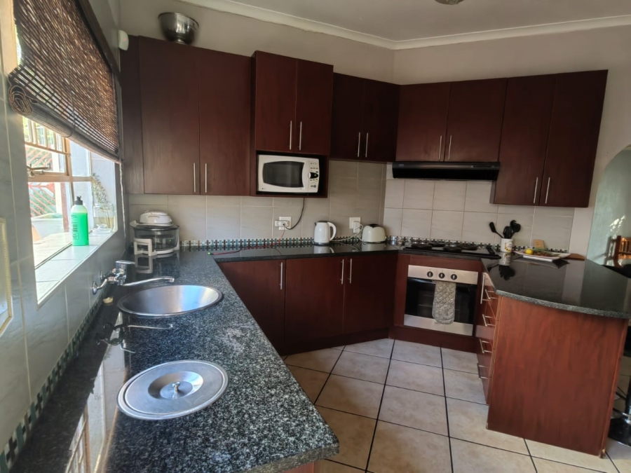 4 Bedroom Property for Sale in Overkruin Gauteng