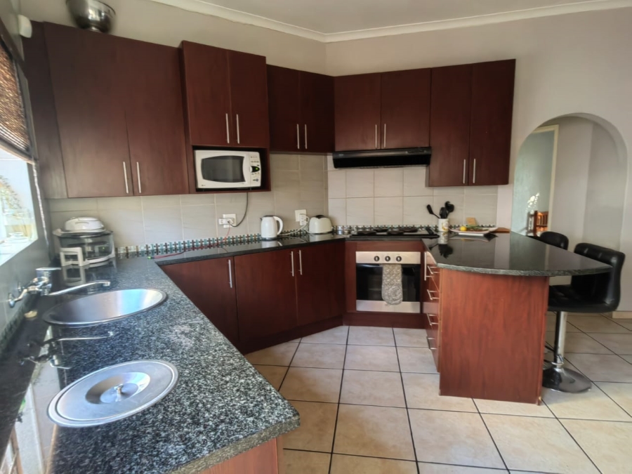 4 Bedroom Property for Sale in Overkruin Gauteng