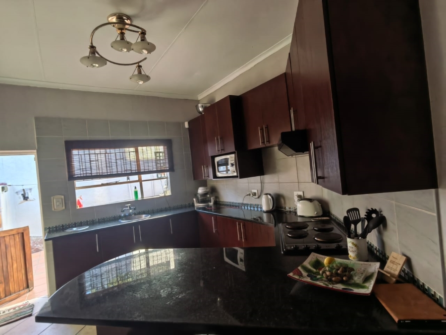 4 Bedroom Property for Sale in Overkruin Gauteng