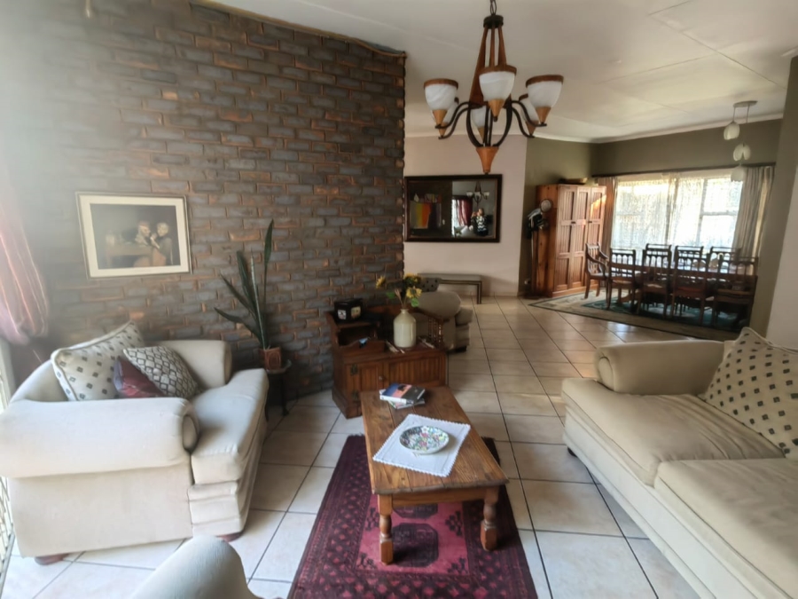 4 Bedroom Property for Sale in Overkruin Gauteng