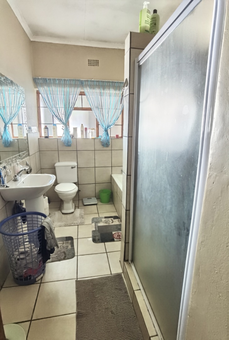 6 Bedroom Property for Sale in Erasmus Gauteng