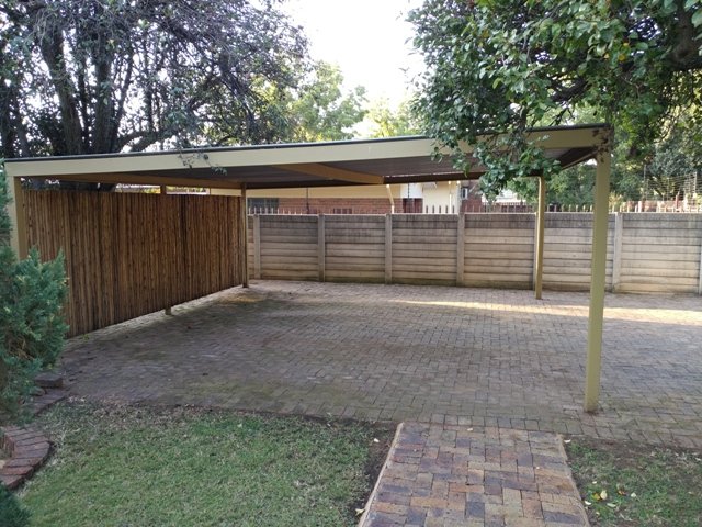 6 Bedroom Property for Sale in Erasmus Gauteng