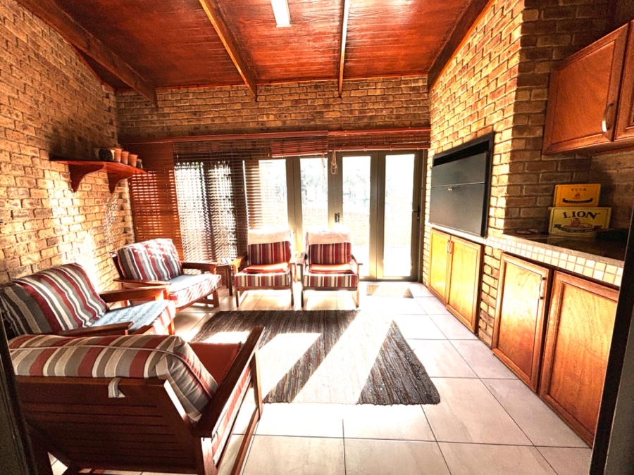 5 Bedroom Property for Sale in Bronkhorstbaai Gauteng