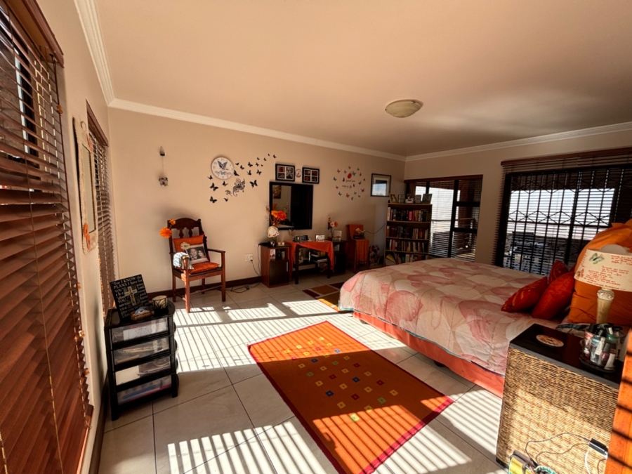 5 Bedroom Property for Sale in Bronkhorstbaai Gauteng