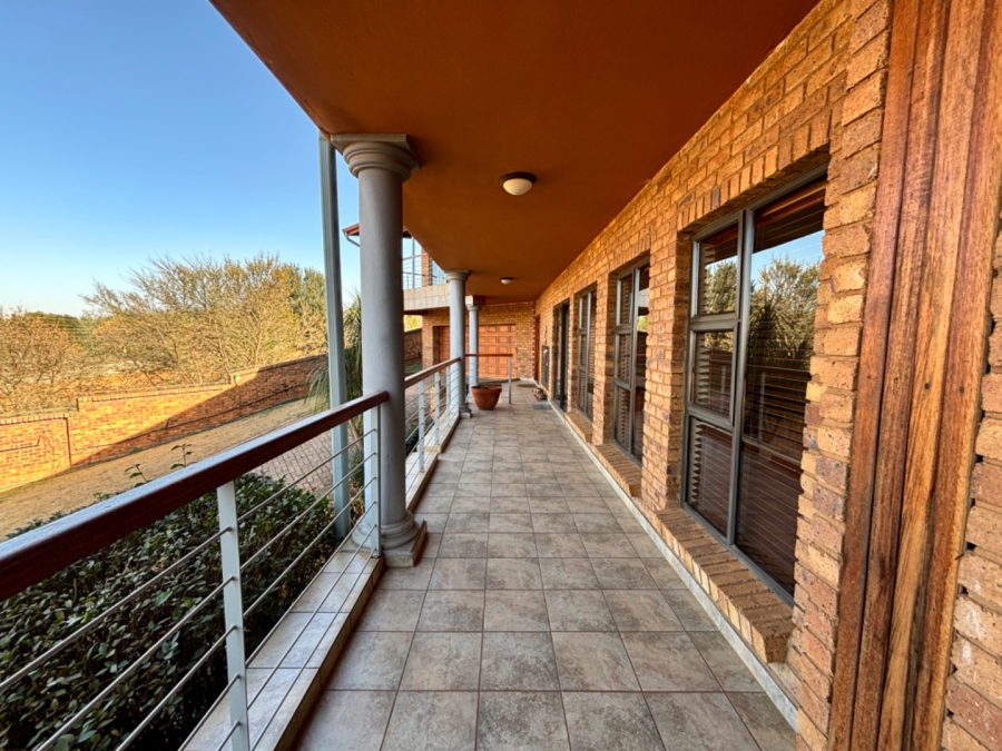 5 Bedroom Property for Sale in Bronkhorstbaai Gauteng