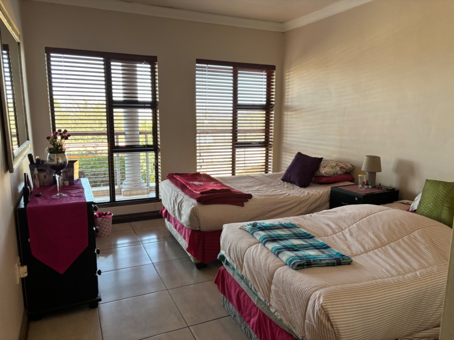 5 Bedroom Property for Sale in Bronkhorstbaai Gauteng