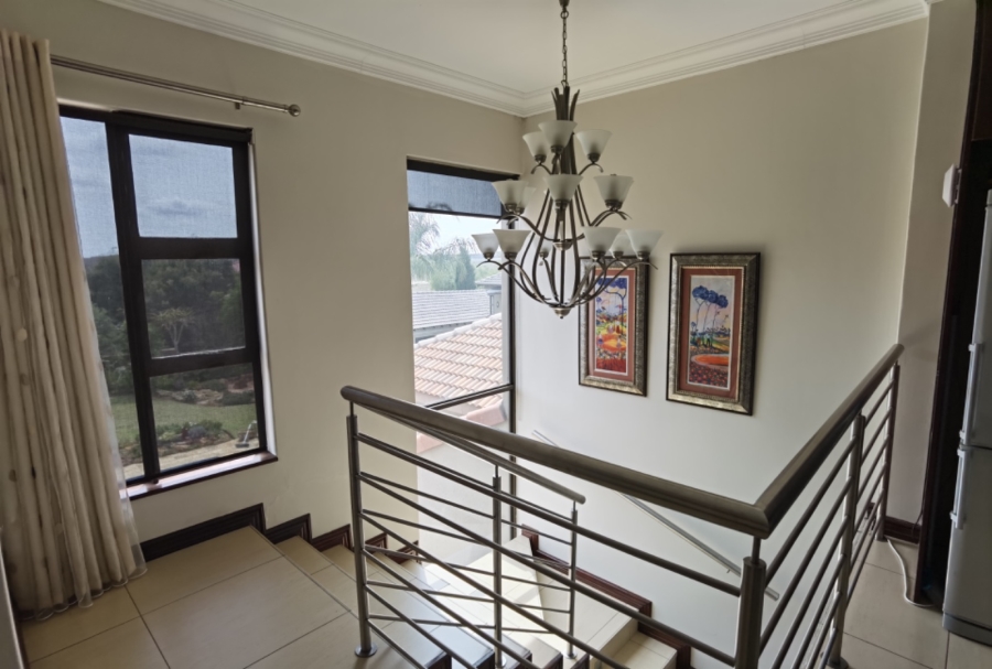 5 Bedroom Property for Sale in Aquavista Mountain Estate Gauteng