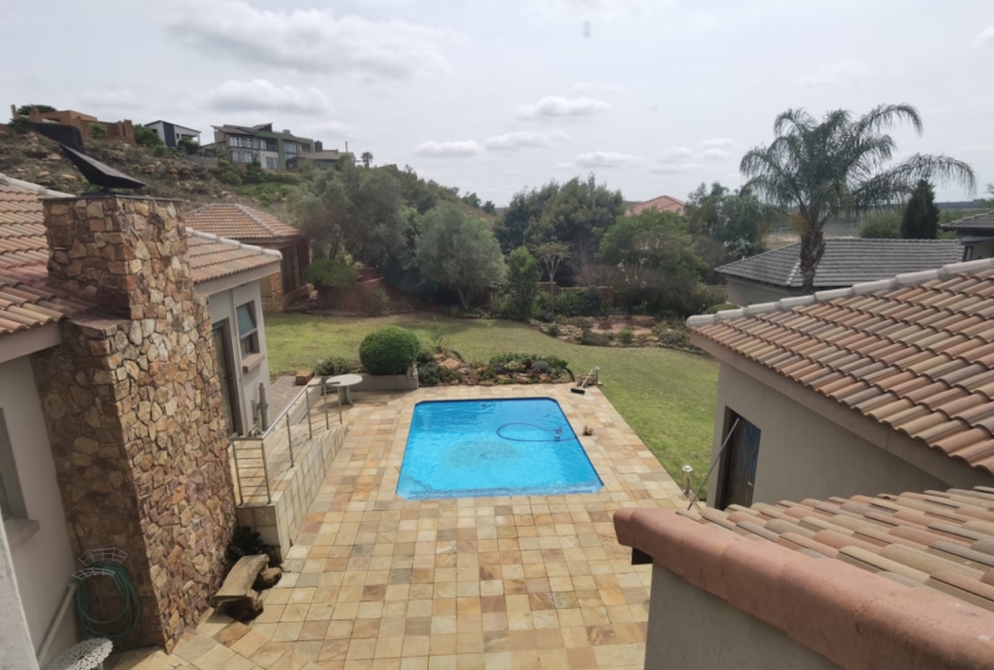 5 Bedroom Property for Sale in Aquavista Mountain Estate Gauteng