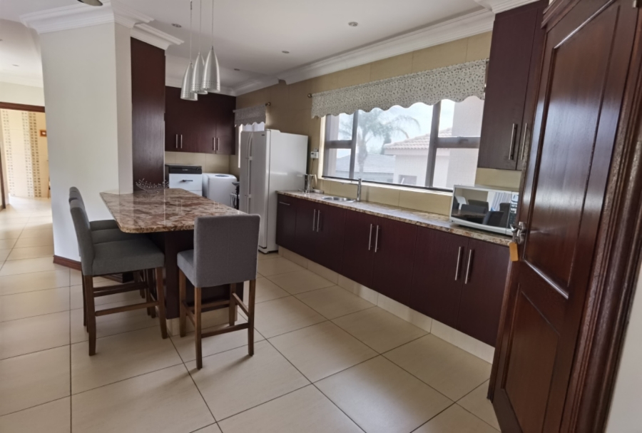 5 Bedroom Property for Sale in Aquavista Mountain Estate Gauteng